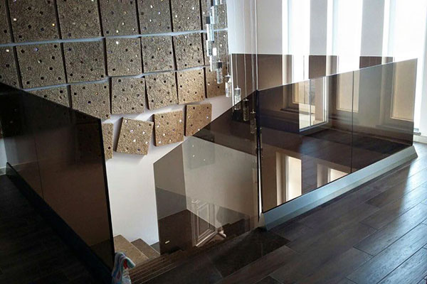 izo-staklo-clubeconomy