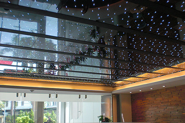 izo-staklo-clubeconomy